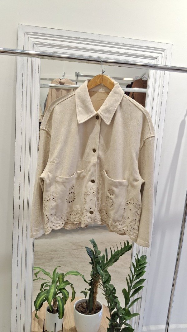 Producto - Campera con detalles calados