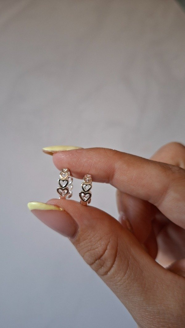 Producto - Argollas de acero blanco corazones calados