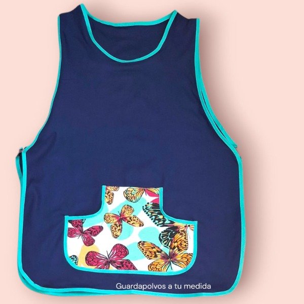 Producto - Ponchito Bolsillo Mariposas contorno Fucsia