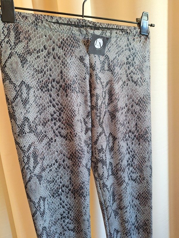 Producto - CALZA REPTIL GRIS T.S