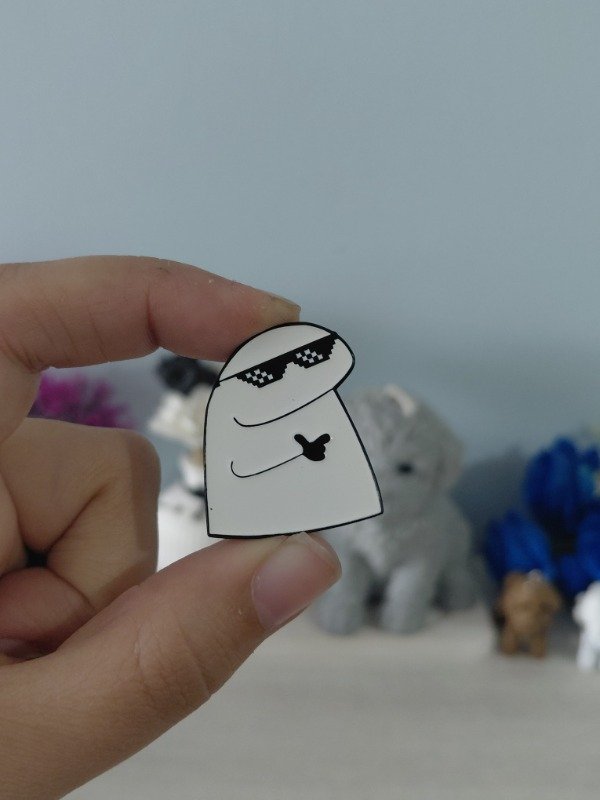 Producto - Pin metalizado - Flork #1865