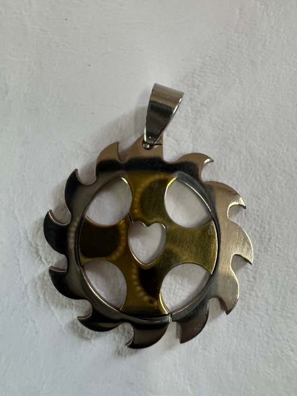 Producto - Dije Corazón Solar  Acero Quirúrgico