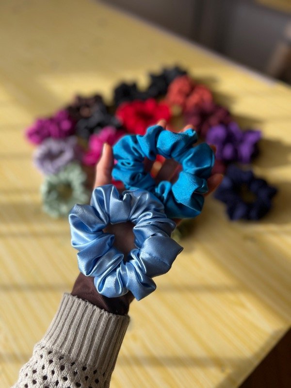 Producto - Scrunchies de Tropical y Satén Mayorista x20 Unidades