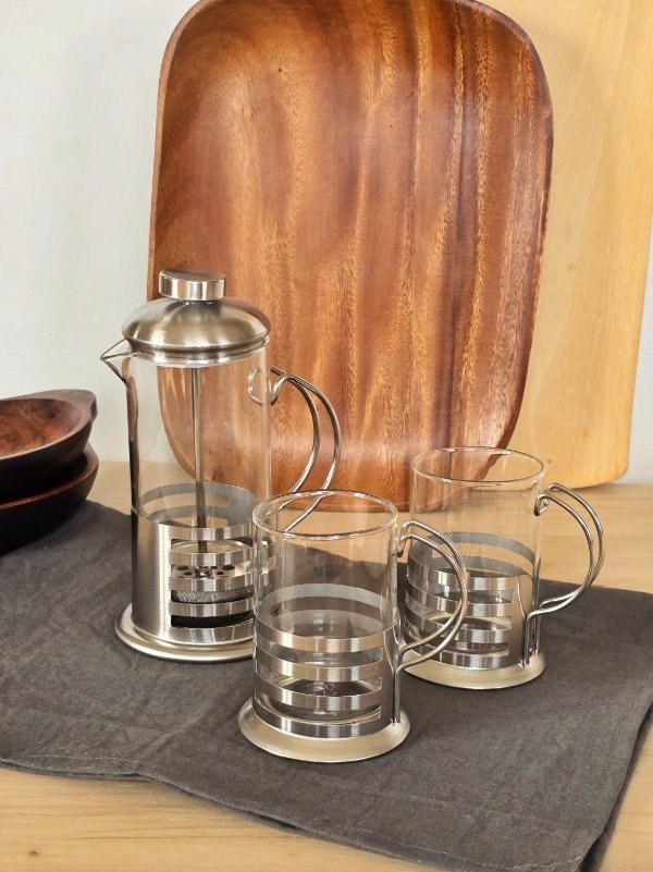 Producto - Cafetera + 2 jarros de cafe