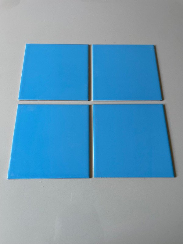 Producto - Azulejo 15 x 15 Color Celeste Fuerte Brillante