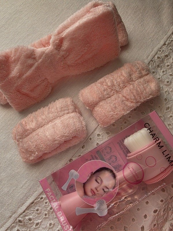 Producto - Kit Limpieza Facial (Vincha con Muñequeras y Cepillo Limpiador)