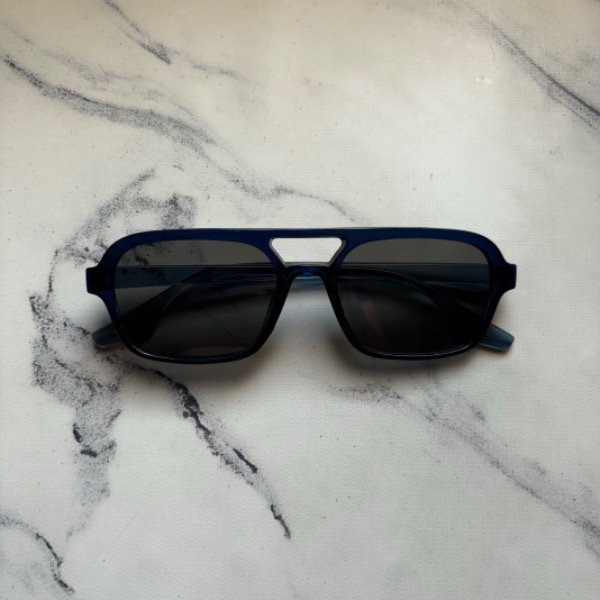Producto - Lentes Kenya negros con marco azul