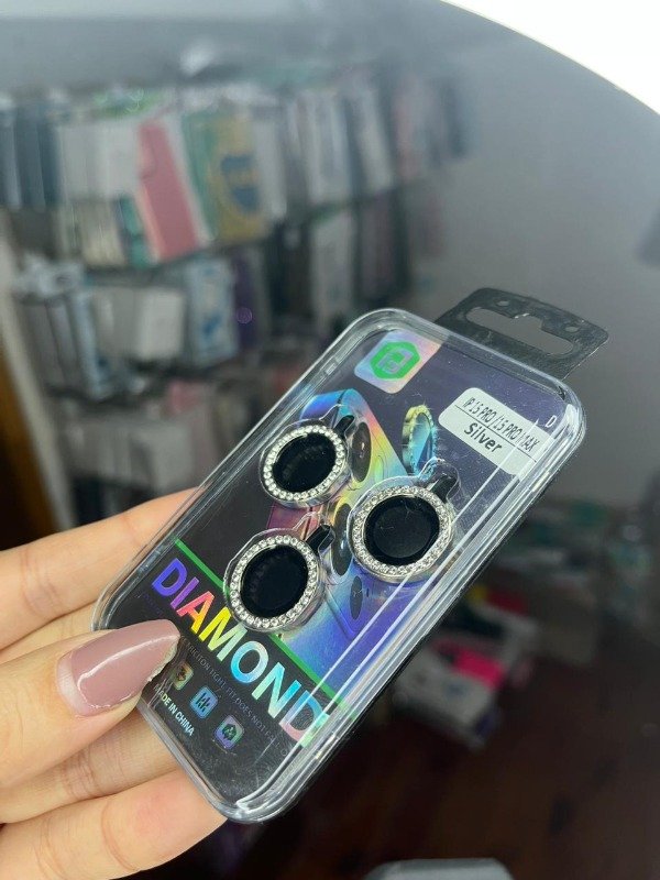 Producto - Iph 15 pro y iph 15 pro max protector de camara straps plateado