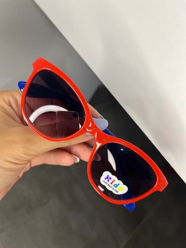 Producto - Lentes niño rojo con azul