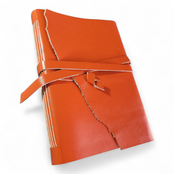 Producto - Bitácora A5 (15x21) de Cuero Naranja
