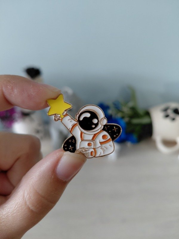 Producto - Pin metalizado - Astronauta #1540