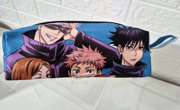Producto - Cartuchera Jujutsu Kaisen 20 cm x 7 cm x 8 cm de cordura