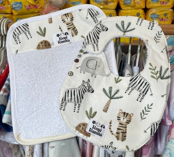 Producto - Combo babero y babita combinado reni ranita safari