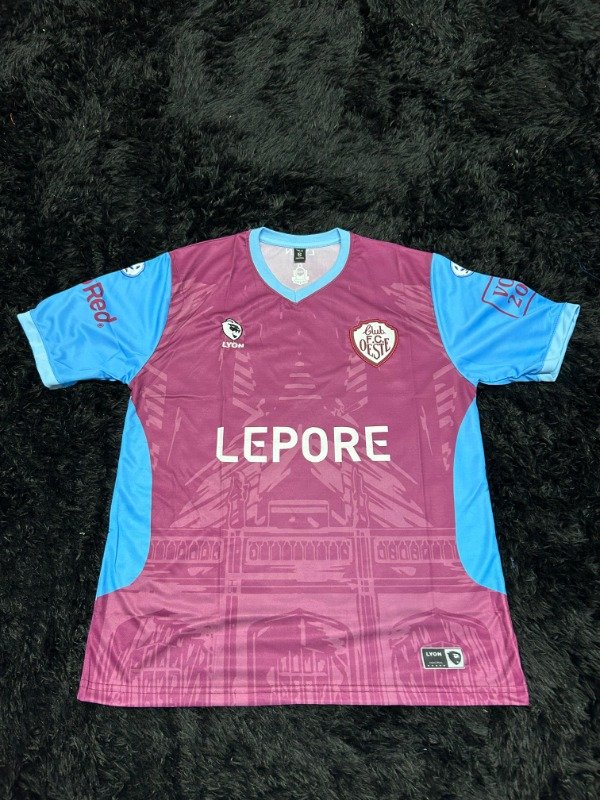 Producto - CAMISETA FERROCARRIL OESTE ALTERNATIVA