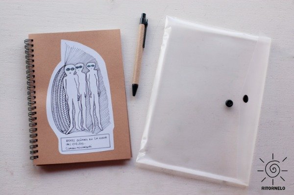 Producto - Cuaderno y lapicera ecológicos en sobre plástico