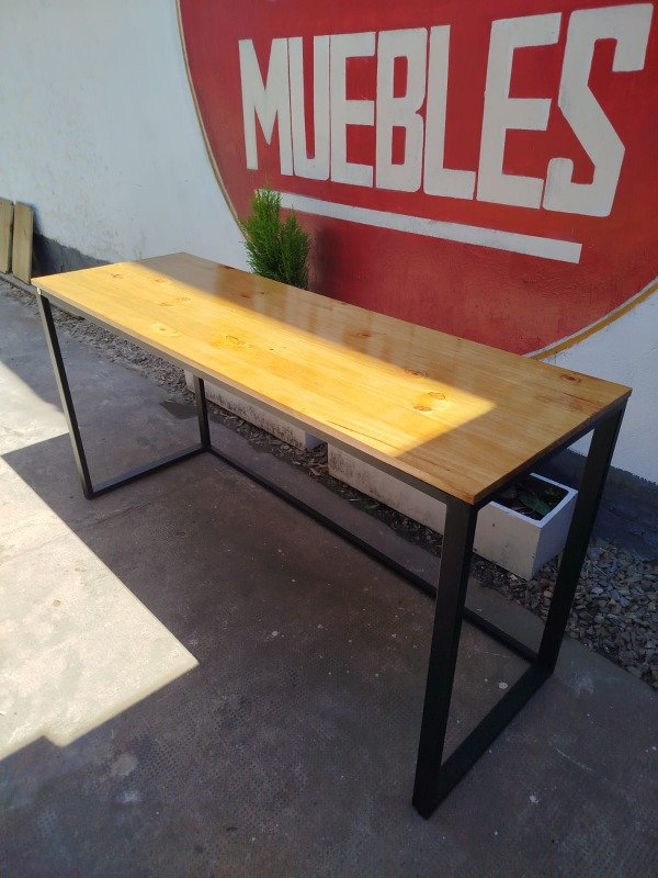 Producto - Escritorio Industrial  con Estructura Reforzada