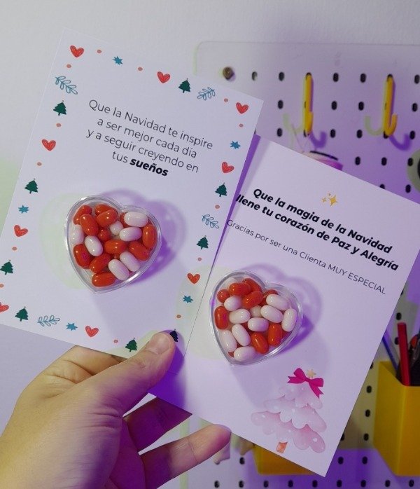 Producto - 24 tarjetas Navidad con acrílico corazón (no incluye pastillas)