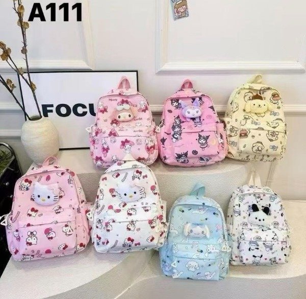 Producto - Mochilas para jardin Sanrio con peluche