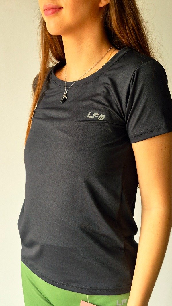 Producto - REMERA BASIC NEGRA