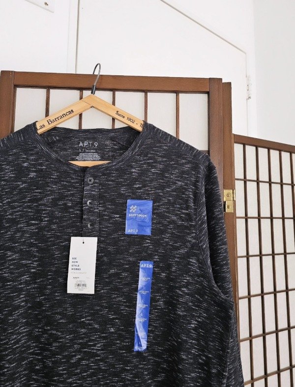 Producto - Buzito L gris gaspeado