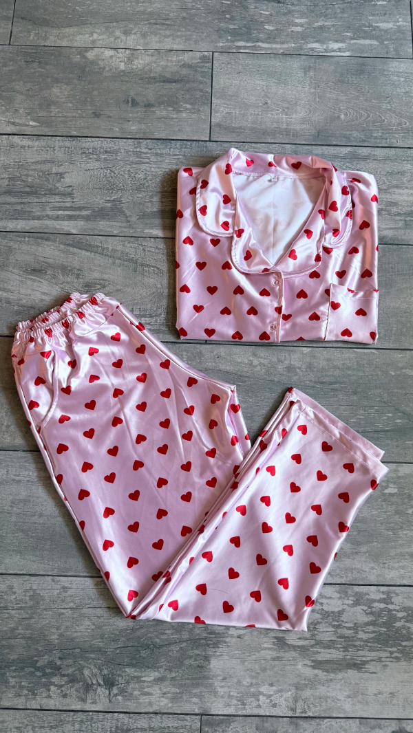 Producto - Pijama corazones raso