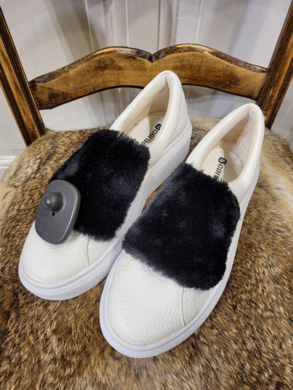 Producto - Zapatillas CARA Y SECA blancas con piel y abrojo NUEVAS Talle 34 - PRECIO: 50X