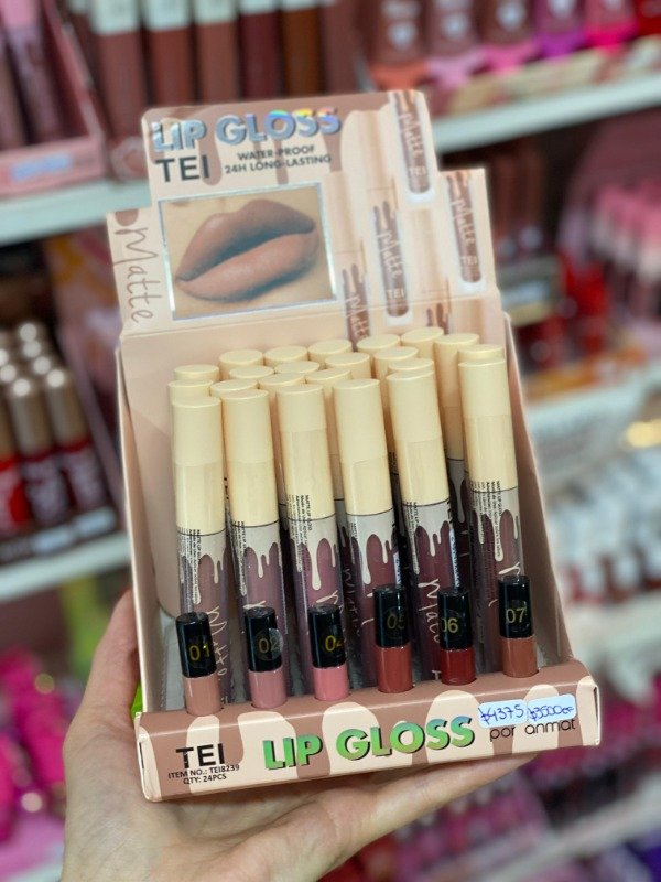 Producto - Labial Matte Kylie Y Tei