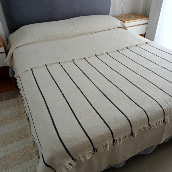 Producto - Pie de Cama Barcelona línea negra - 2