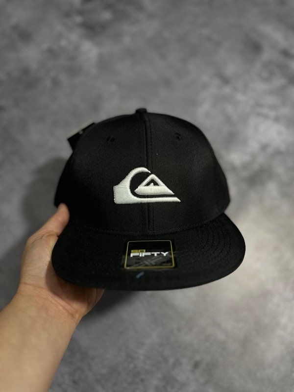 Producto - Quiksilver - Cerrada