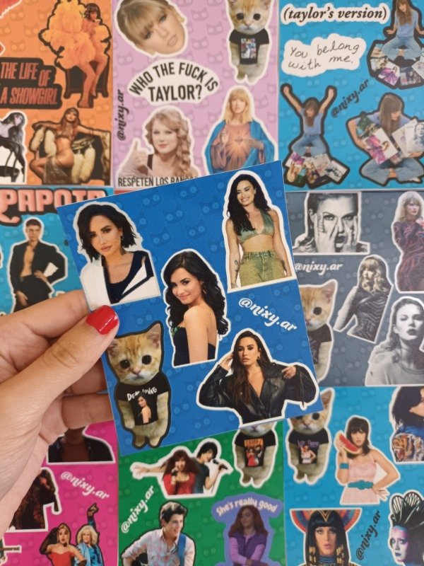 Producto - Plancha de stickers Demi Lovato