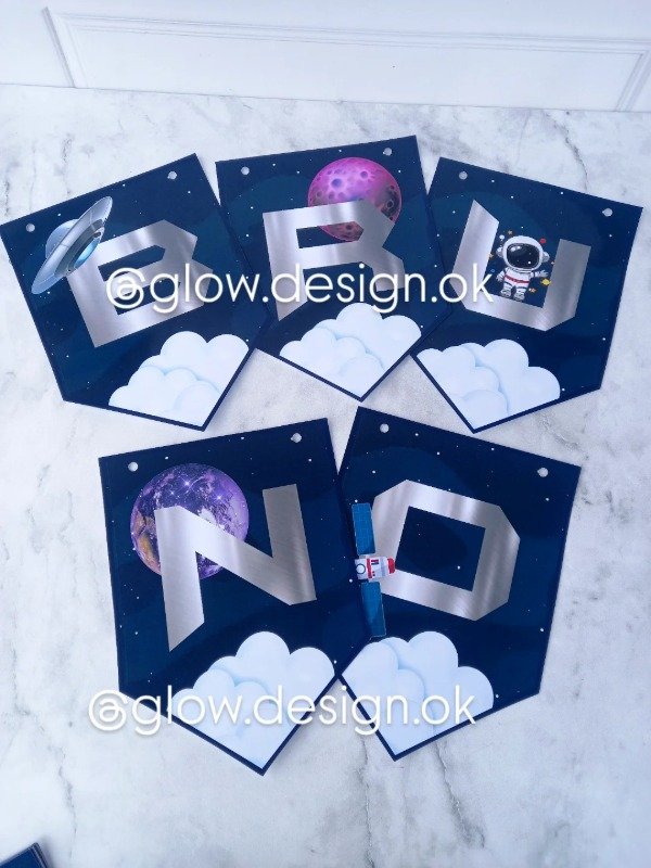 Producto - Banderín nombre hasta 8 pzs - Astronauta