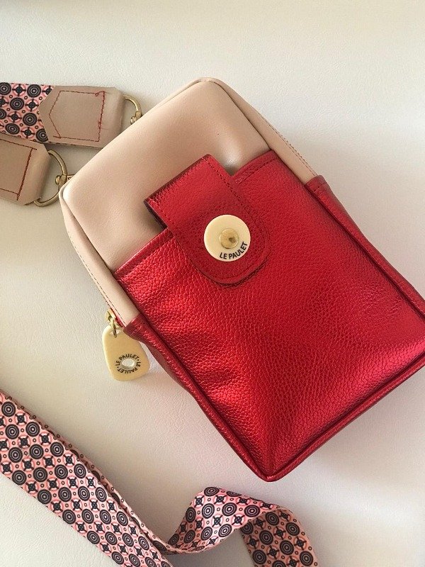 Producto - Portacelular Lolita Roja Natural