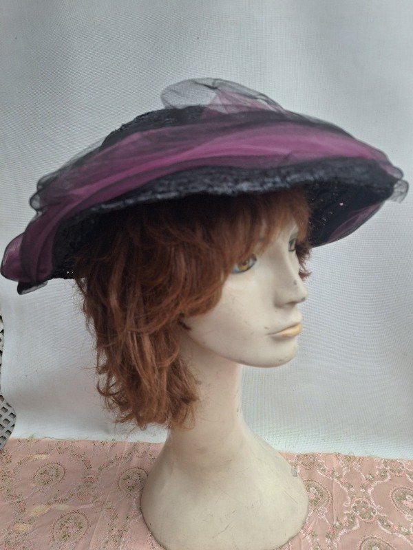 Producto - Capelina de Rafia negra con tul fucsia  y negro - 2