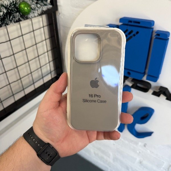 Producto - Silicone Case Gris Espacial - iPhone 16 Pro