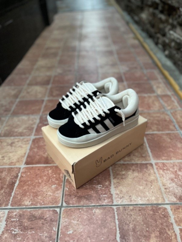 Producto - Campus Bad Bunny Negras