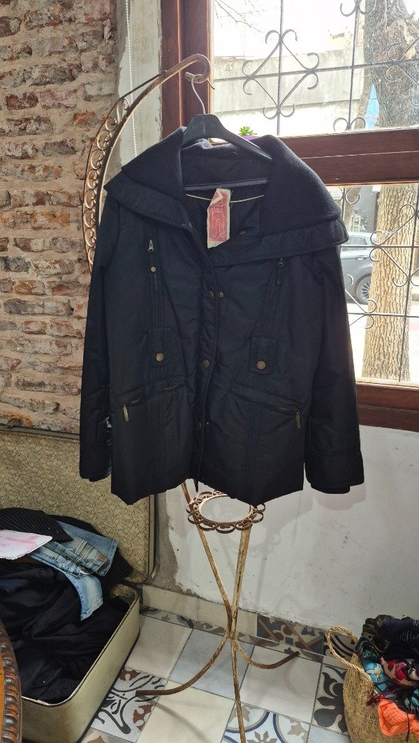Producto - Campera abrigo negra PORTSAID