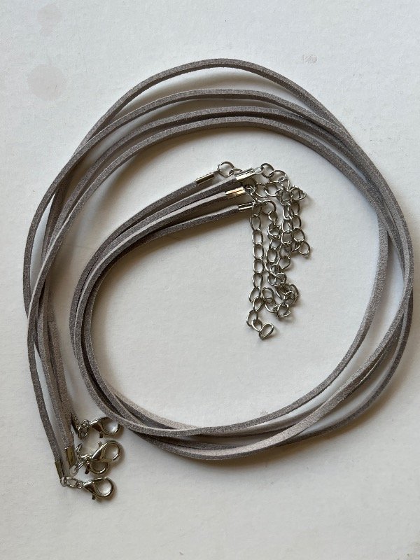 Producto - Cordón gris gamuza