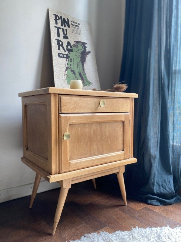 Producto - Mesita de luz BERTI