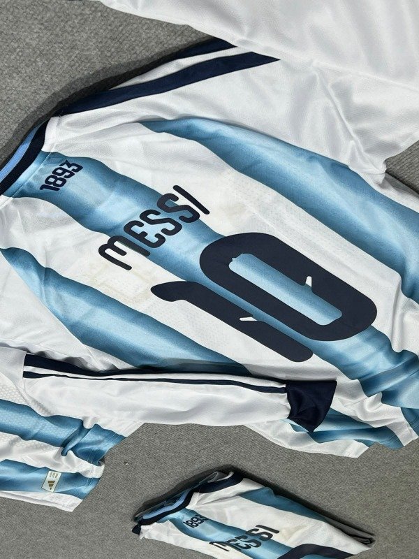 Producto - CAMISETA AFA TITULAR 2026 MANGA LARGA #10 MESSI - 1