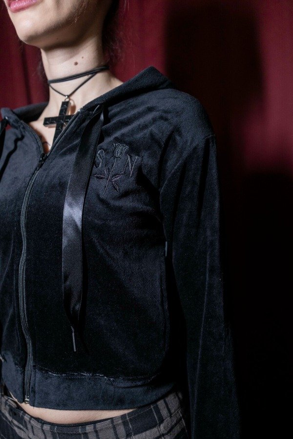 Producto - campera plush satana