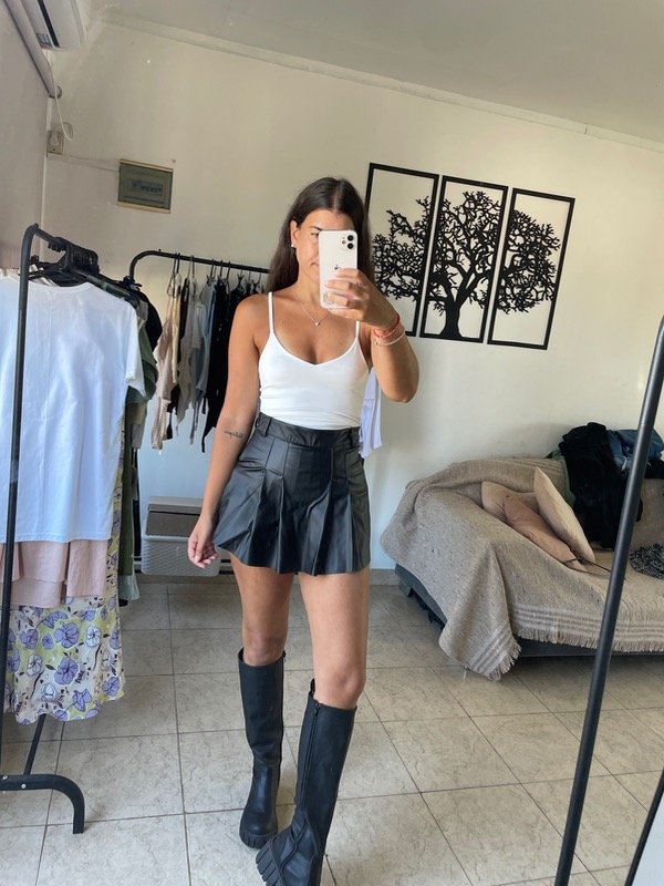 Producto - Pollera eco cuero tableada