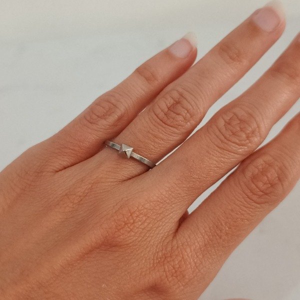 Producto - Anillo mini piramide