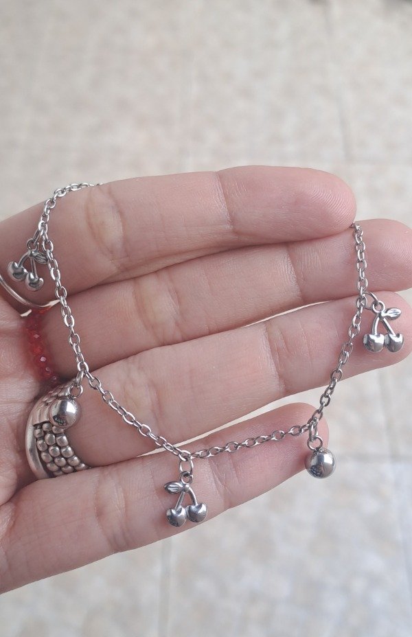 Producto - Pulsera de Acero 19mm con Bolitas y Cerezas