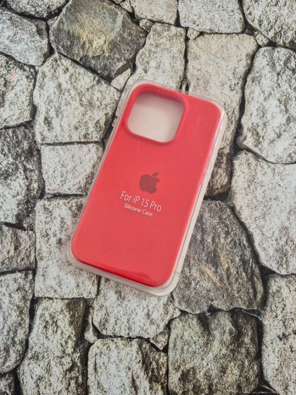 Producto - Funda silicone con logo Iphone 15 Pro roja