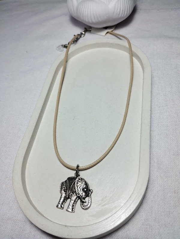 Producto - Chokers cordón beige