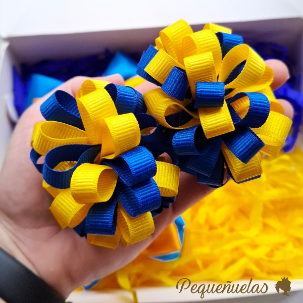 Producto - Pompones Azul Francia y Amarillo