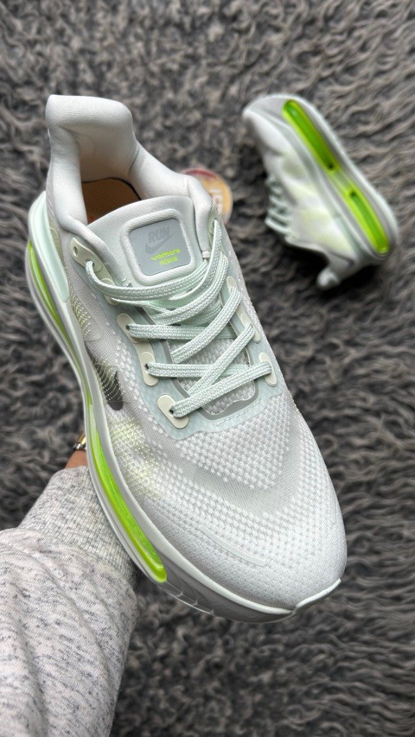 Producto - AIR MAX VOMERO BARELY VOLT - 1