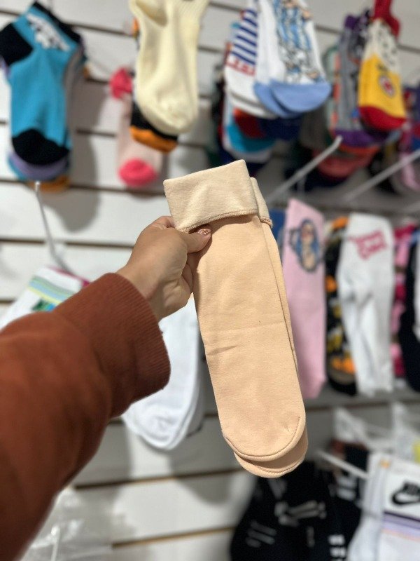 Producto - Medias peluchito crema