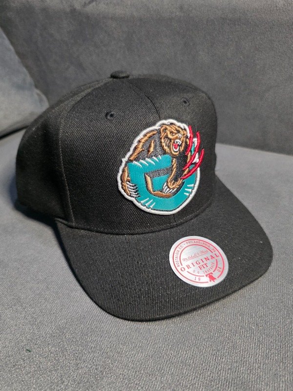 Producto - Vancouver Grizzlies Vintage Mitchell And Ness Snapback Semi Curva