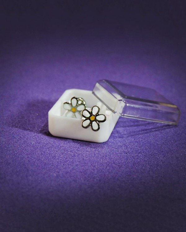 Producto - A 665 - Aros abridores de acero - Margaritas blancas esmaltadas